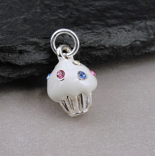 Vanilla cupcake charm 3d - vanilla,